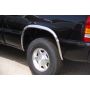 Putco 97105 00-06 Chevrolet Suburban - Full w/o Fender Flares - 1.5in Wide Stainless Steel Fender Trim