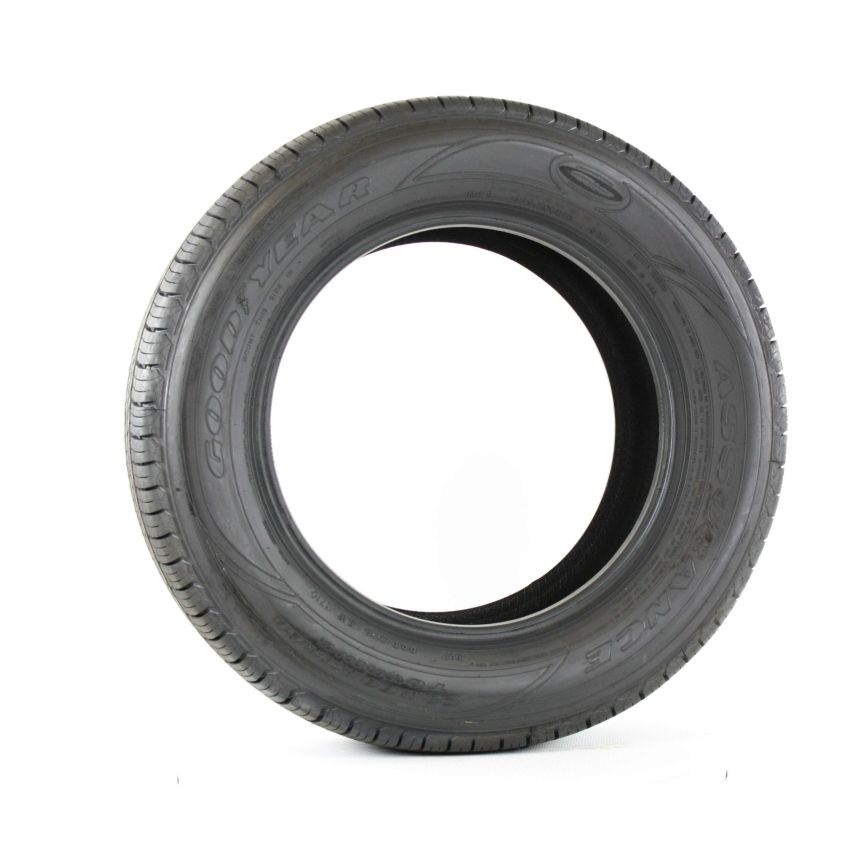 Goodyear  413403329 205/65R15 Assurance Comfortred Touring