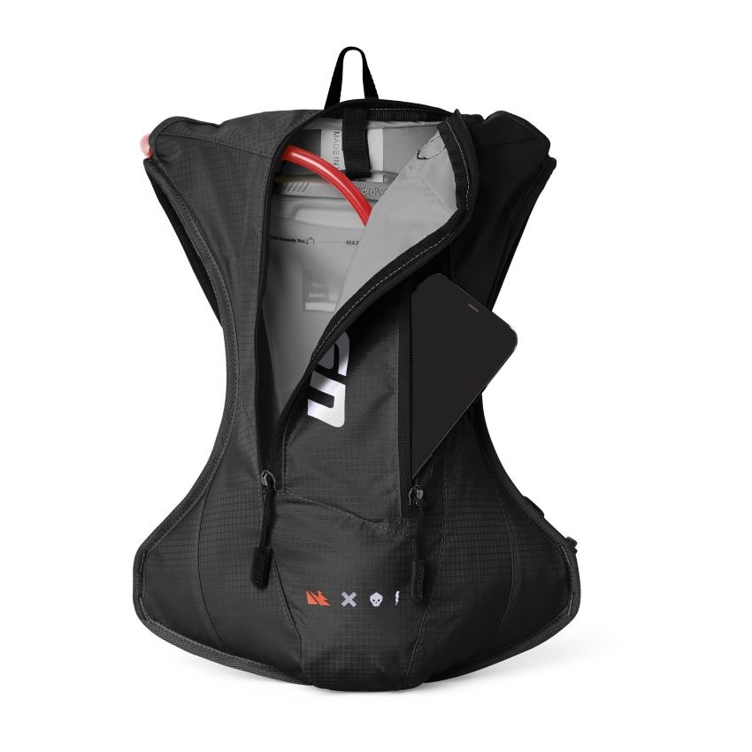 USWE 204077001 Outlander Moto Hydration Pack 4L - Black