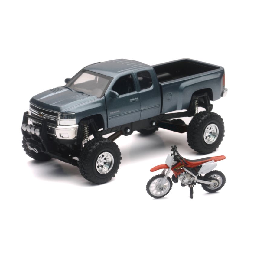 New Ray Toys SS-54426 Chevrolet Silverado with Honda Dirt Bike/ Scale - 1:32
