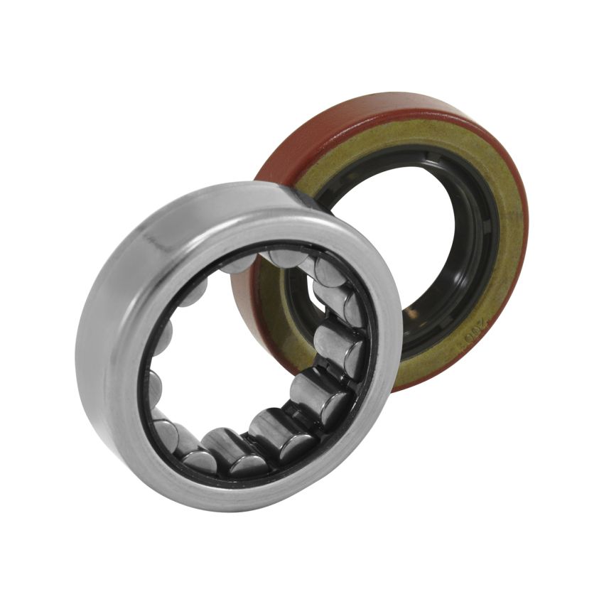 Yukon Gear & Axle AK 1563 Yukon Gear R1563TAV Axle Bearing and Seal Kit / Torringtonbrand / 2.250in OD / 1.400in ID