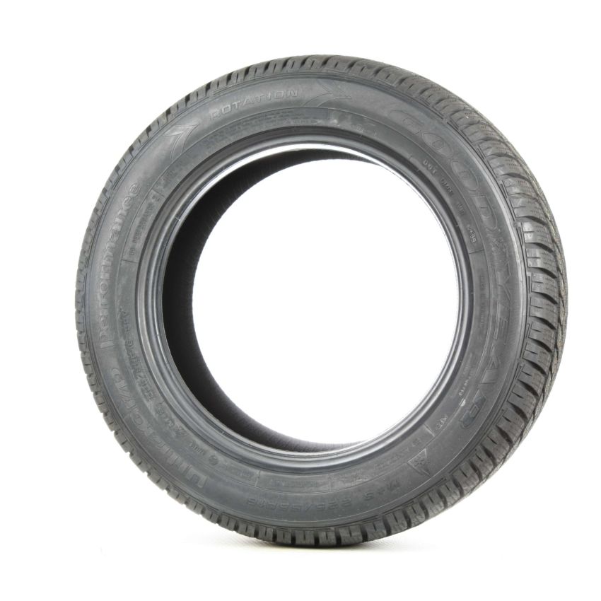 Goodyear  117812649 205/50R17 Ultra Grip Performance 2