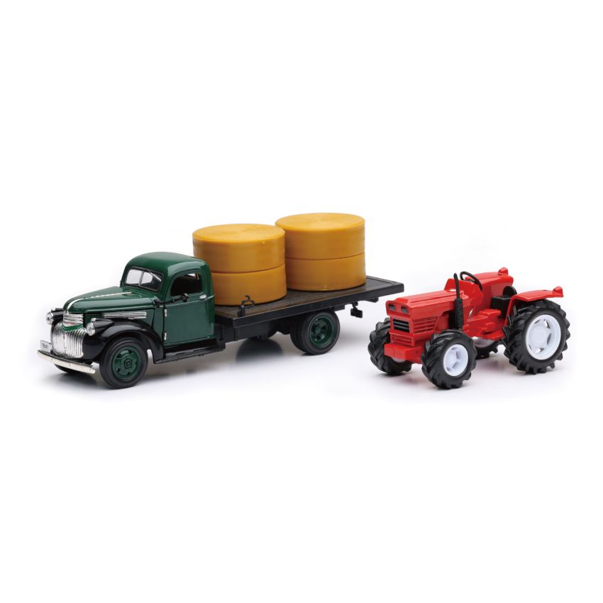 New Ray Toys SS-54296A 1941 Chevrolet Flatbed with Farm Tractor/ Scale - 1:32