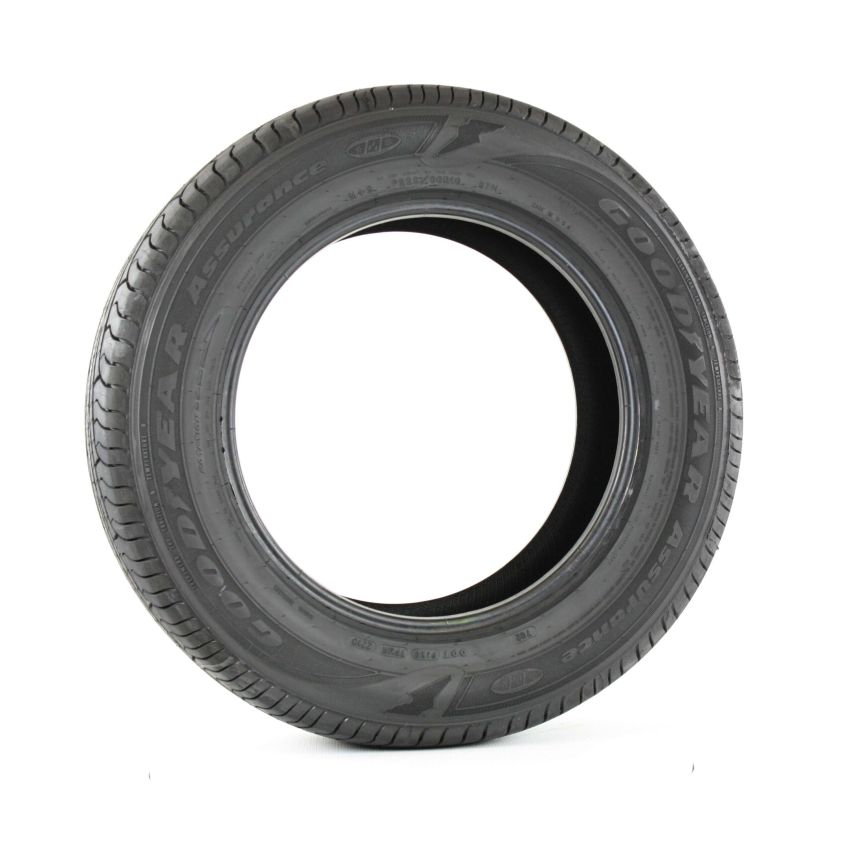 Goodyear  399073508 P195/60R15 Assurance Tripletred