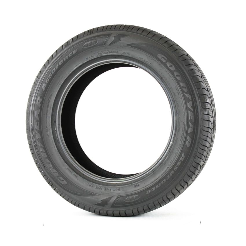 Goodyear  399073508 P195/60R15 Assurance Tripletred