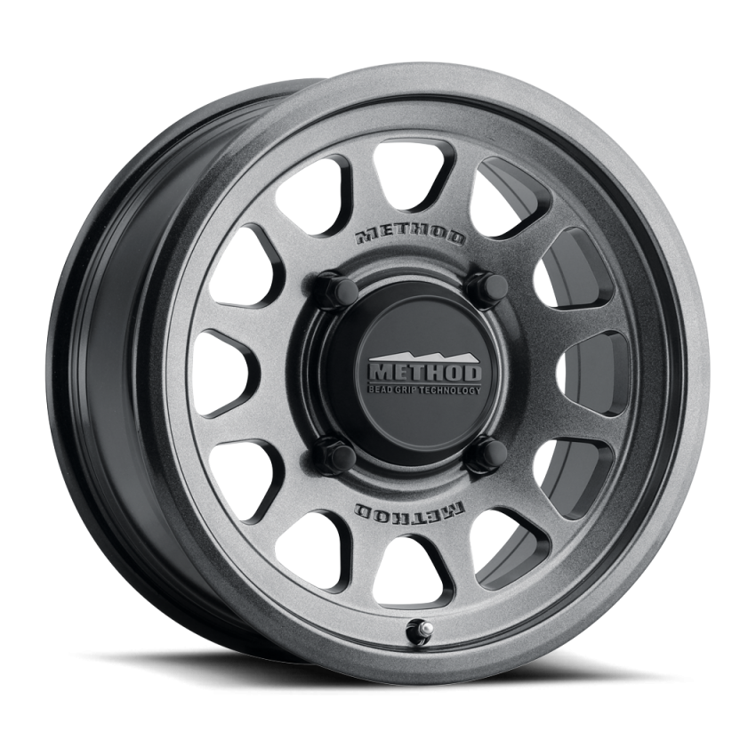 Method Wheels MR414570121252 Method MR414 Bead Grip 15x7 / 5+2/38mm Offset / 5x4.5 / 76mm CB Graphite Wheel