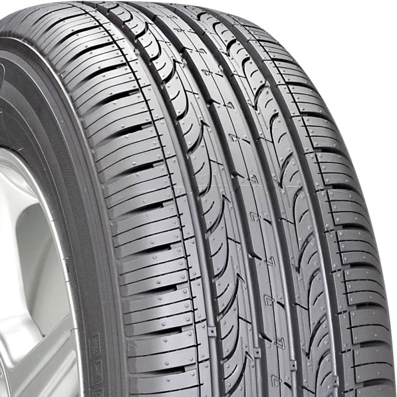 Kumho 215/55r17 93v Kmh Solus Kh25