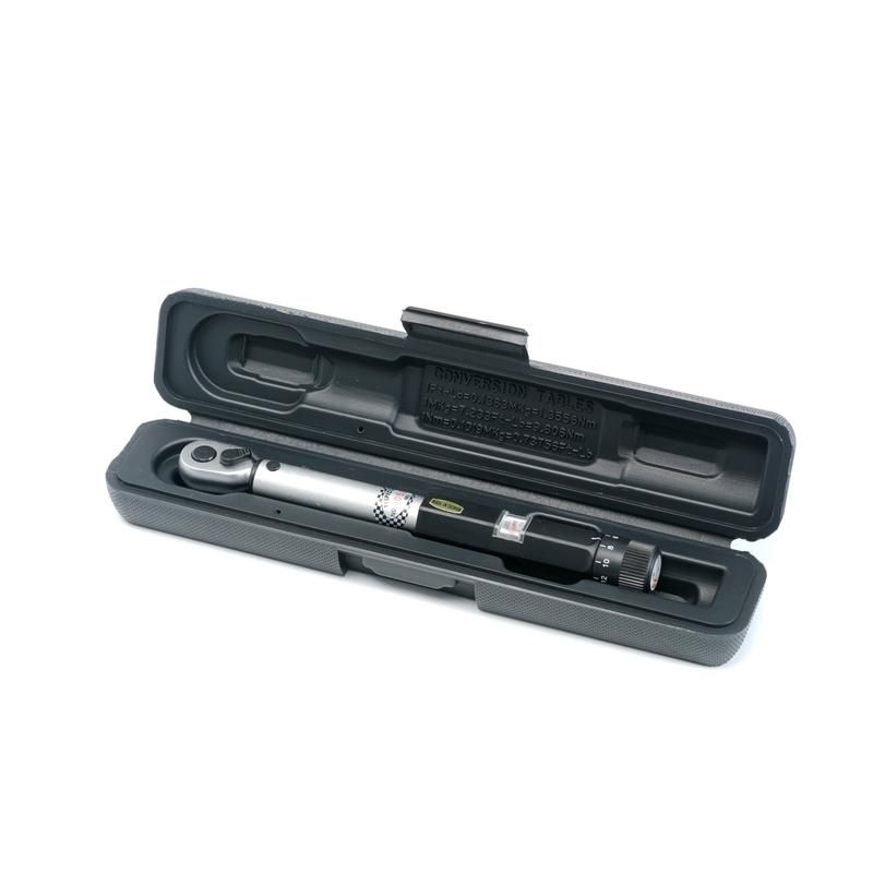 31 INCORPORATED 17-161 1/4in. drive Torque Wrench 30-150 in-lbs (In Plastic Case)