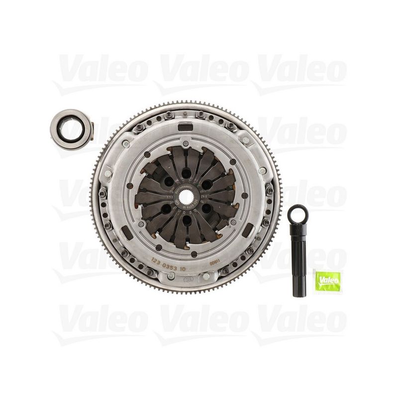 Valeo 52255601 1999-2005 Volkswagen Jetta Clutch Kit and DMF 1.8L