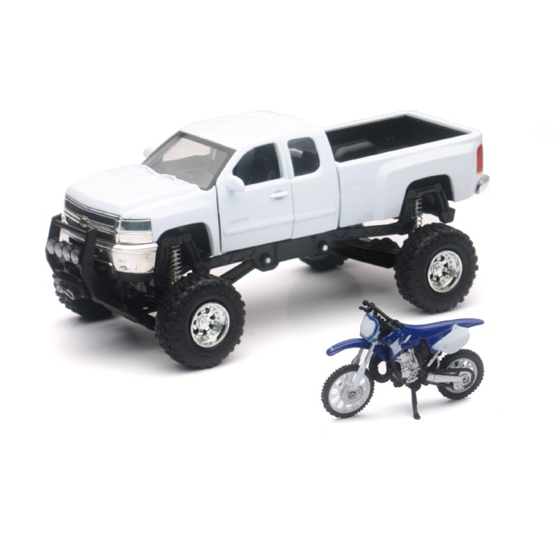 New Ray Toys SS-54416 Chevrolet Silverado with Yamaha Dirt Bike/ Scale - 1:32