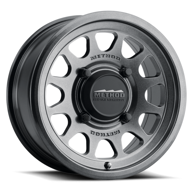 Method Wheels MR414570471252 Method MR414 Bead Grip 15x7 / 5+2/38mm Offset / 4x136 / 106mm CB Graphite Wheel