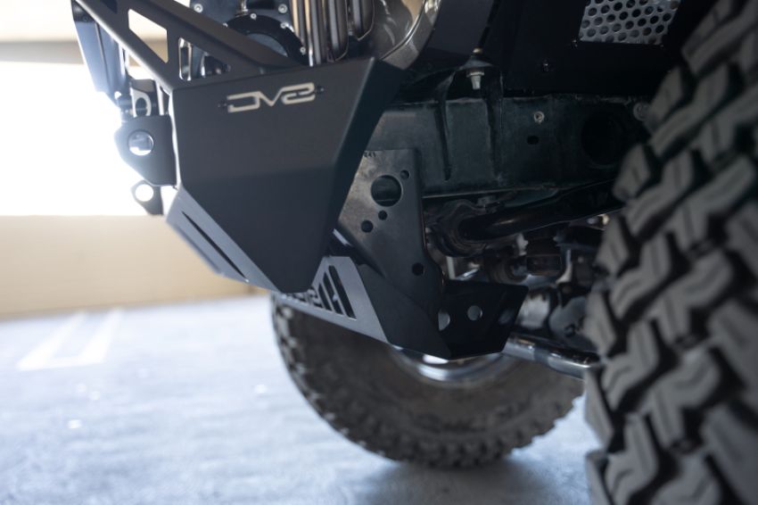 DV8 Offroad SPJL-02 JL/JT Front Bumper Sway-Bar Disconnect Motor Skid Plate