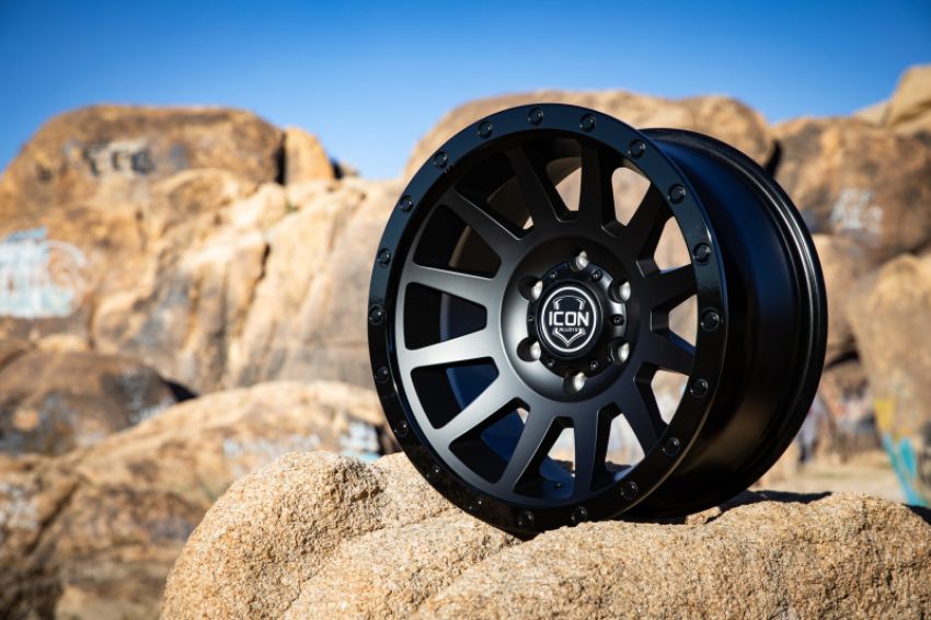 ICON Compression 18x9 6x5.5 0mm Offset 5in BS Satin Black Wheel