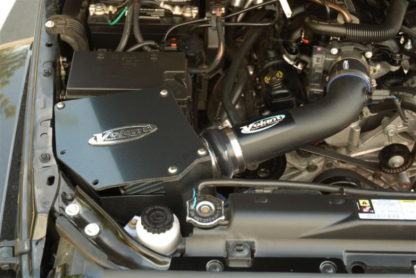 Volant 17638 Volant air intake systems utilize a high-velocity venturi filter adapter which provides a smooth transition through the MAF sensor into the intake tube for a much needed airflow improvement over the factory rubber tubing and resonator box.