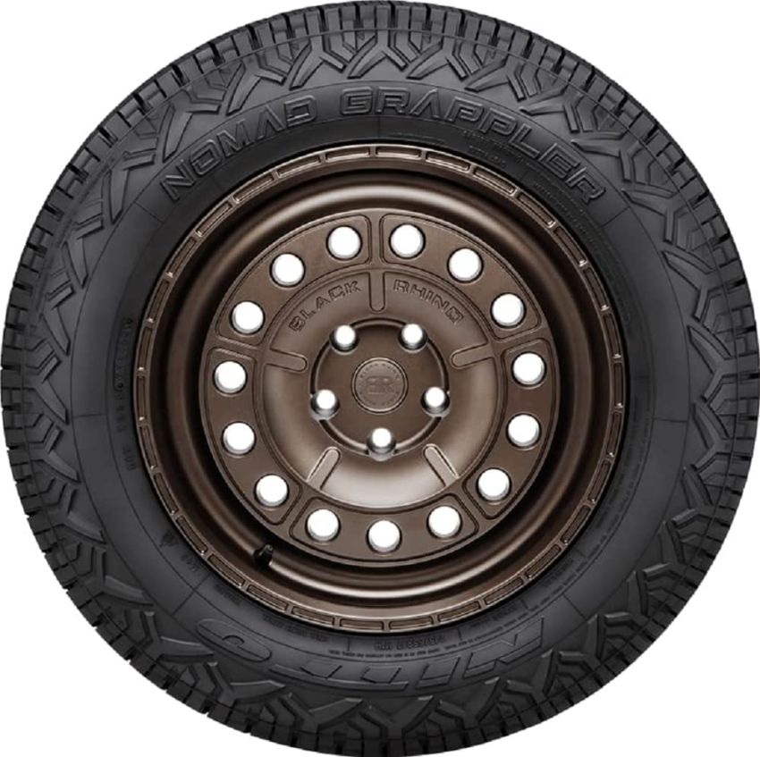 NITTO Nomad Grappler 255/45R20