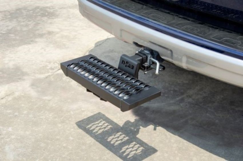 N-Fab GHS2018-TX Universal Growler Hitch Step - 2in Receiver