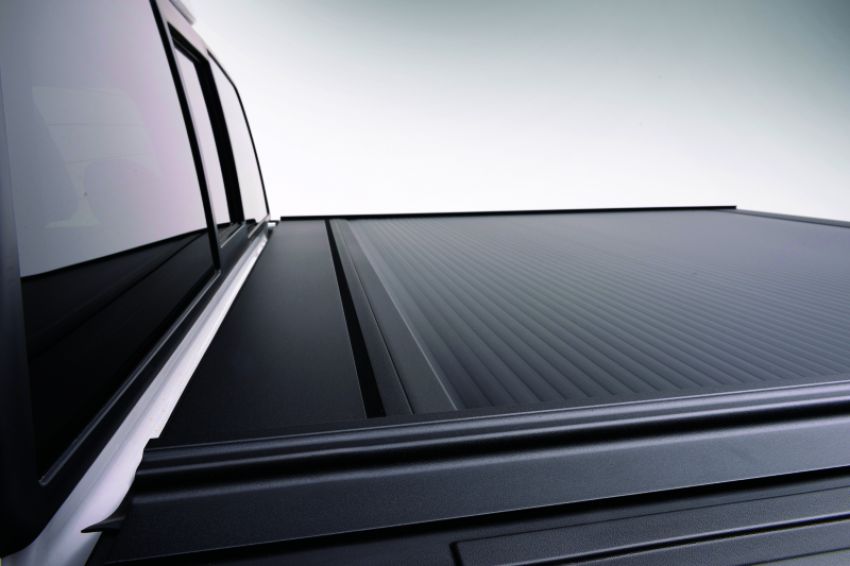 Retrax 60741 04-up Titan Crew Cab 4-doors (w/ or w/o Utilitrack) ONE MX