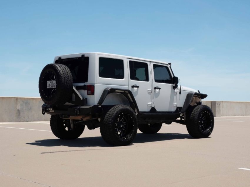Road Armor 507AFF0B 07-18 Jeep Wrangler JK Stealth Front Fender Flare Body Armor w/LED DRL - Tex Blk