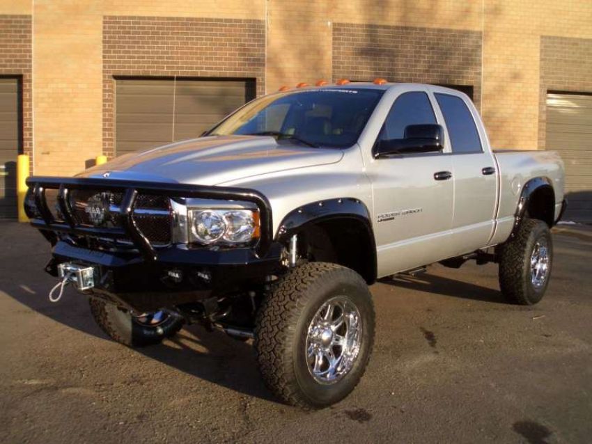 Road Armor 44042B 03-05 Dodge 2500 Stealth Front Winch Bumper w/Titan II Guard - Tex Blk
