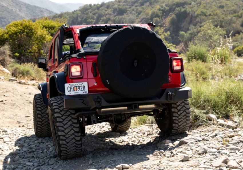 Rampage 773575 2018-2019 Jeep Wrangler(JL) Sport 2-Door Tire Cover w/Camera Slot 37in - Black