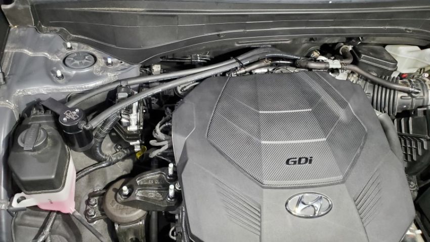 J&L 20-22 Hyundai Palisade / Kia Telluride 3.8L Oil Separator 3.0 Passenger Side - Black Anodized