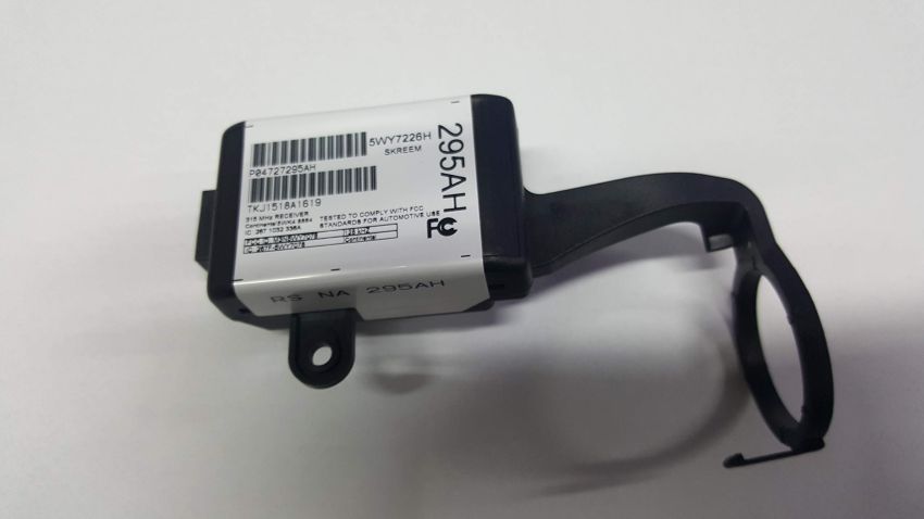 Chrysler Genuine 4727295AH Electrical Immobilizer Module