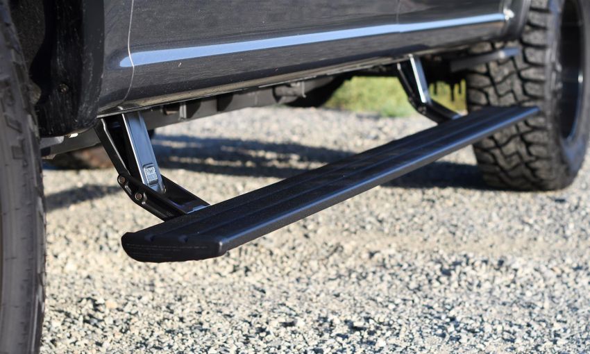 AMP Research 86247-01A 17-19 Chevrolet Silverado 2500/3500 DC/CC (Diesel) PowerStep Smart Series