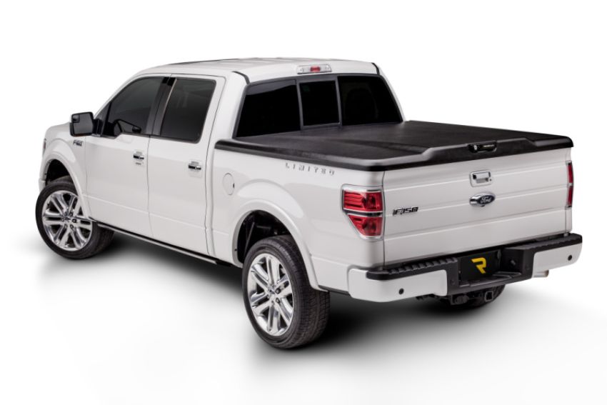Undercover UC1258 22-23 Chevy Silverado 5.9 ft Elite Bed Cover w/ Multi Flex TG