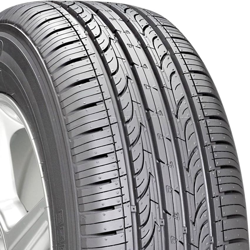 KUMHO Solus KH25 215/55R17 All-Season
