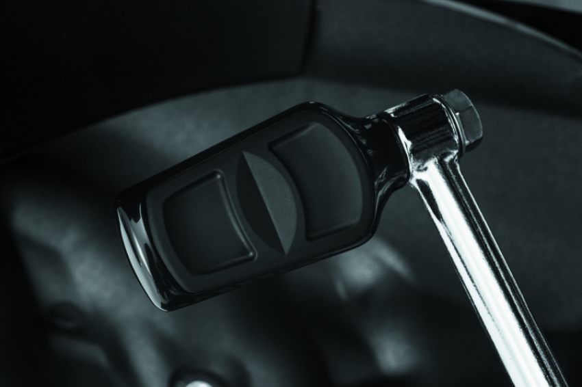 Kuryakyn 4305 Kinetic Shift Peg Gloss Black