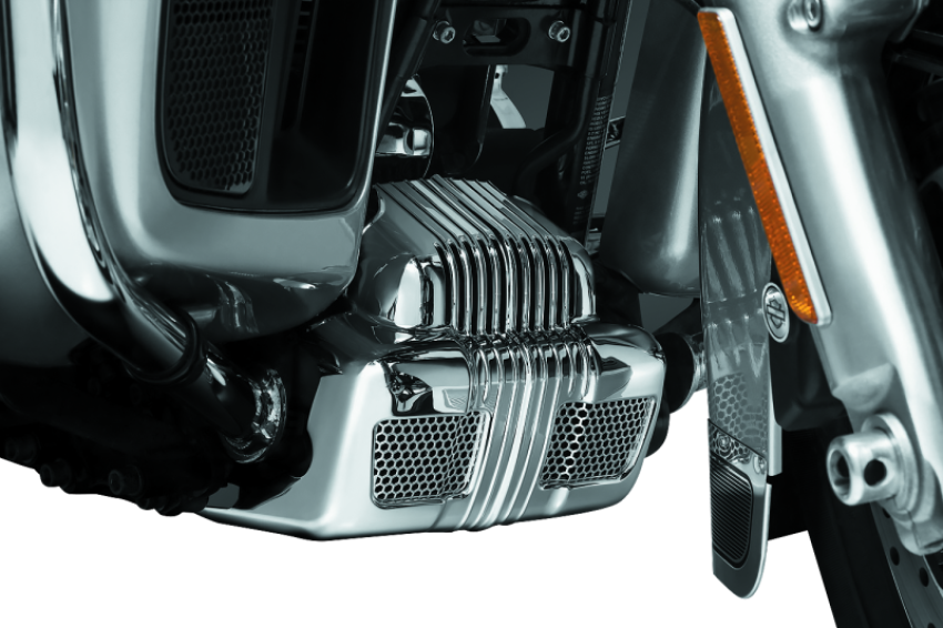 Kuryakyn 7677 Coolant Pump Cover 14-16 Touring Models Chrome