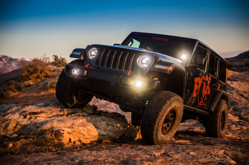 FOX 885-24-185 18+ Jeep JL 2.0 Performance Series 11.7in Smooth Body Reservoir Front Shock 3.5-4in Lift (Pair)