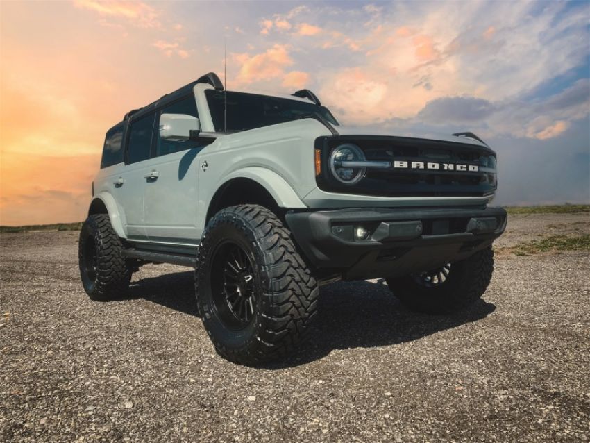 Tuff Country 23500 2021 Ford Bronco 3.5in Suspension Lift Kit with Upper Control Arms