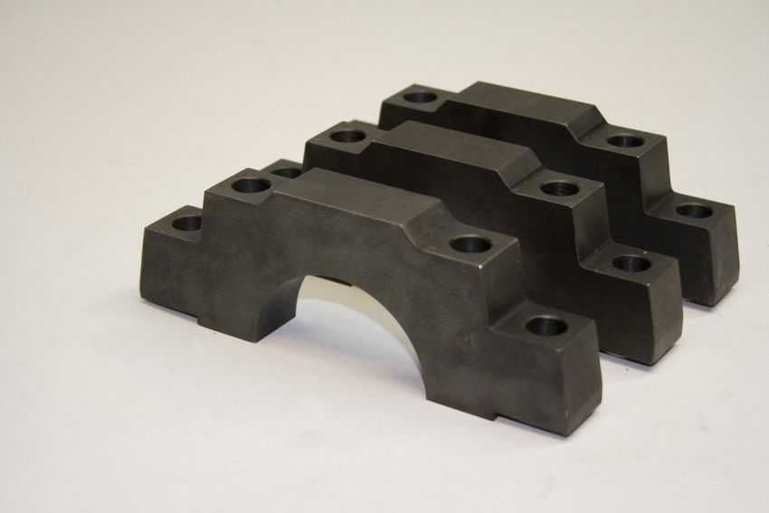 PRW INDUSTRIES, INC. PQX1735003 Billet Main Caps 67-86 Chevy 350 2 to 4-Bolt