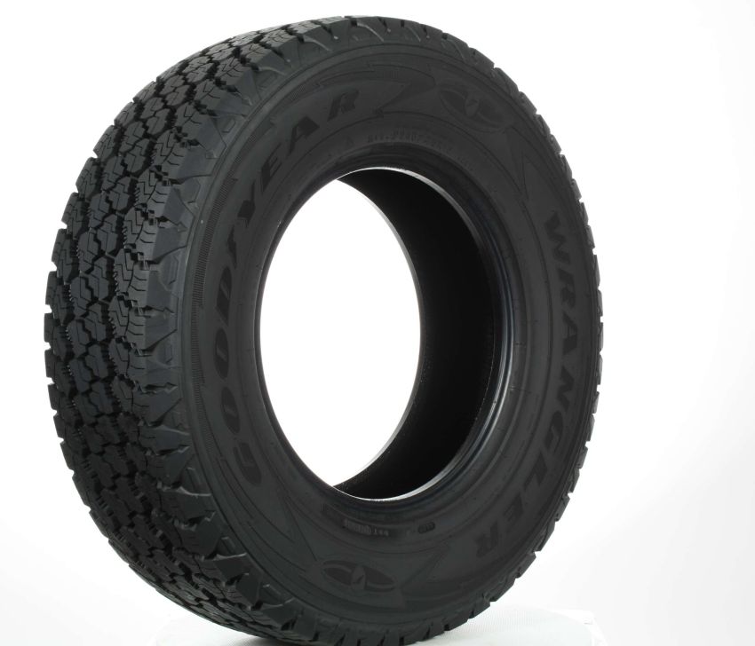 GOODYEAR Wrangler Silentarmor 215/85R16 All-Season