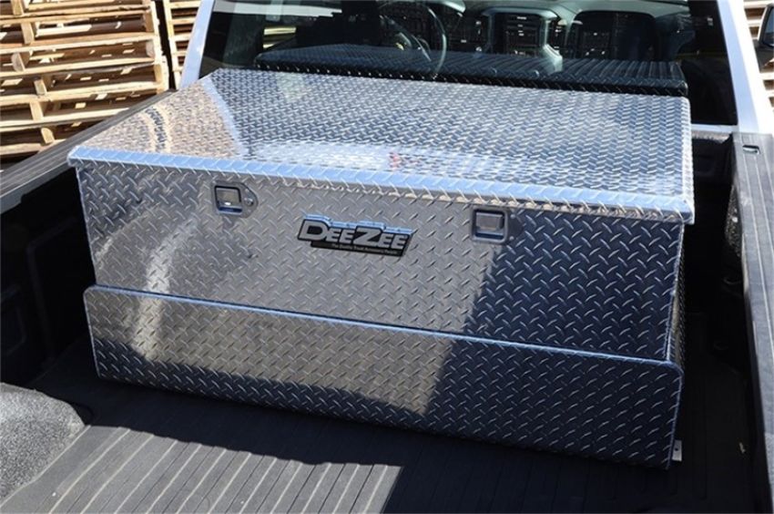Dee Zee DZ92856 Deezee Universal Tanks - Combo Brite-Tread Aluminum (75 Gal)