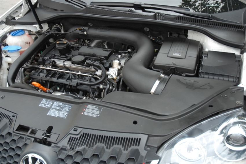 Volant 411520 Volant air intake systems utilize a high-velocity venturi filter adapter which provides a smooth transition through the MAF sensor into the intake tube for a much needed airflow improvement over the factory rubber tubing and resonator box.