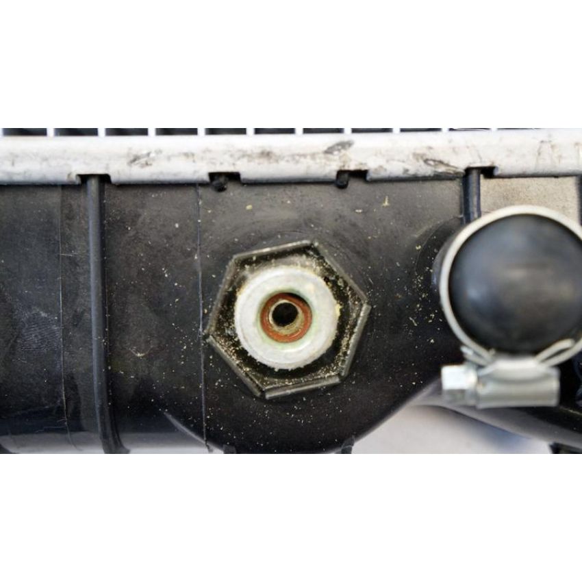 Reach International 41-1212 Radiator