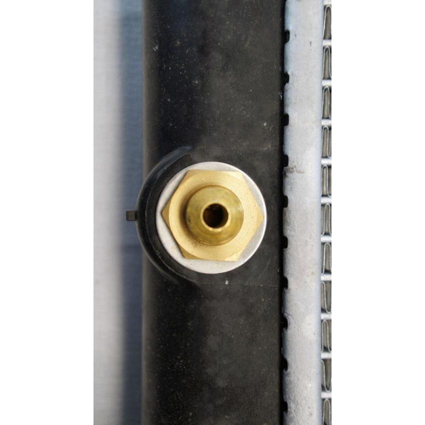 Reach International 41-1307 Radiator