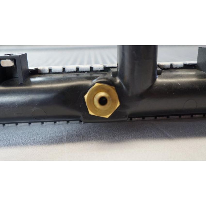 Reach International 41-1319 Radiator