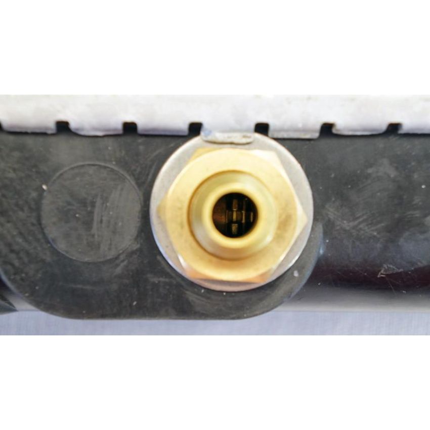 Reach International 41-2333 Radiator