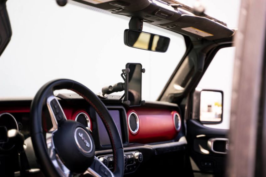 DV8 Offroad DMJL-01 Jeep Wrangler JL & Gladiator JT Digital Device Dash Mount