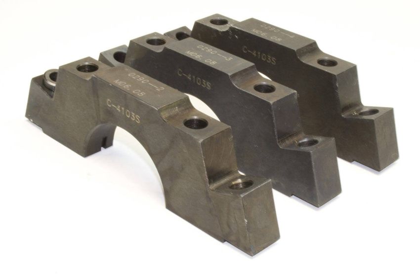 PRW INDUSTRIES, INC. PQX1740002 Billet Main Caps 70-80 Chevy 400 Splayed Outer