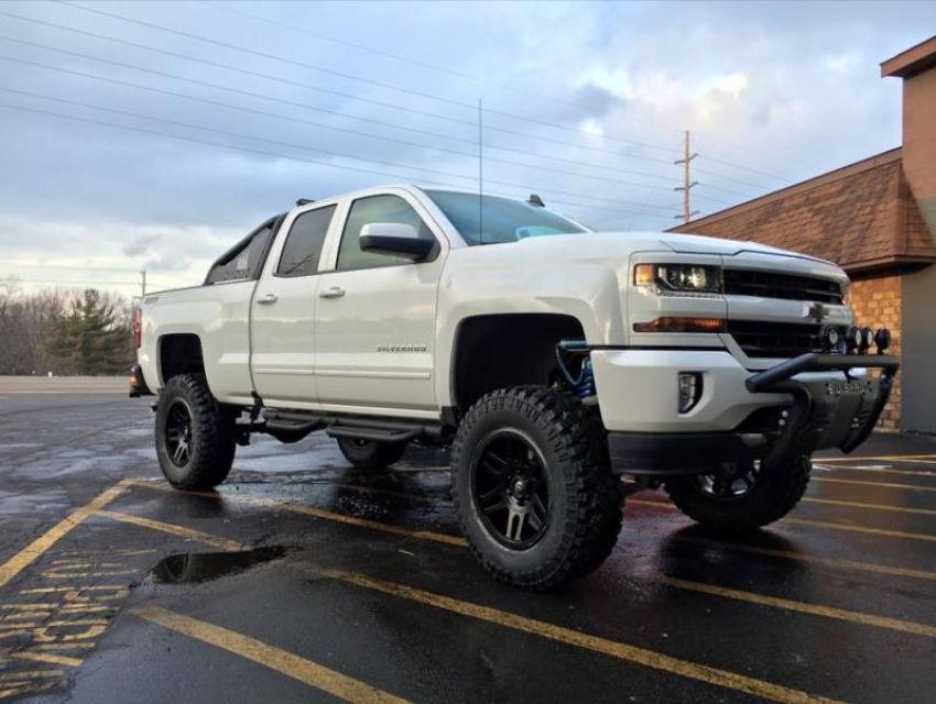 Superlift K919KG 07-16 Chevy Silv 4WD 8in Lift Kit w/ OE Cast Steel Control Arms & King Coilovers & Shocks