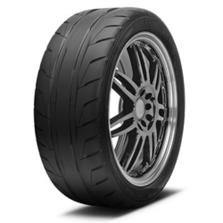 NITTO NT05 235/40R18