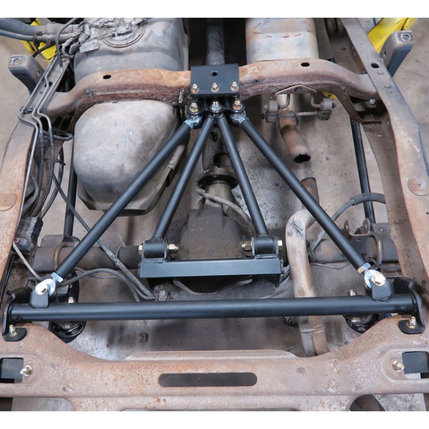 Ridetech 11397299 V8 brace kit for 1982-2003 S10 with Ridetech wishbone suspension system.