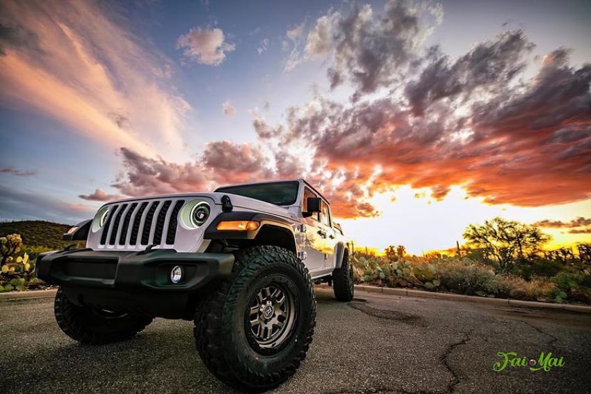 Oracle Lighting 5839-023 Oculus Switchback Bi-LED Projector Headlights -Jeep Wrangler JL/Gladiator JT