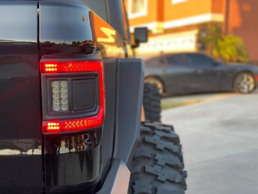 Oracle Lighting 5882-504 ORACLE Lighting Flush Mount LED Tail Lights for Jeep Gladiator JT