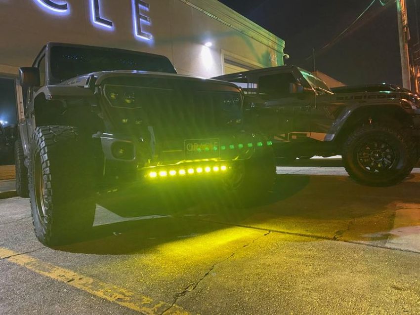 Oracle Lighting 5883-006 Skid Plate w/ Integrated LED Emitters -Jeep Wrangler JL/Gladiator JT-Yellow Lens