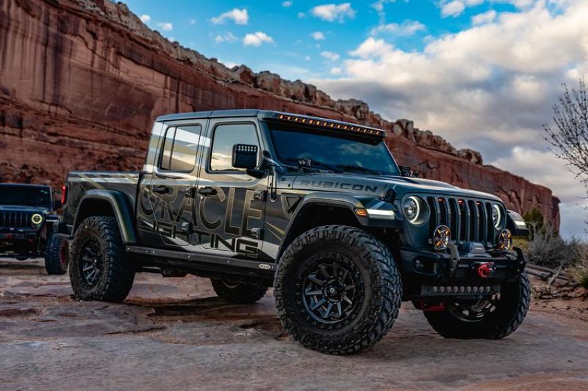 Oracle Lighting 5917-023 Integrated Windshield Roof LED Light Bar System for Wrangler JL / Gladiator JT